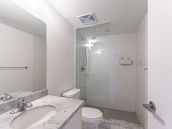 4th image of 26 Bruce St #B02