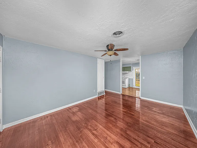 1632 NW 48th St — Photo 16