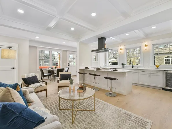 34 Prescott St #B, Newton, MA 02460