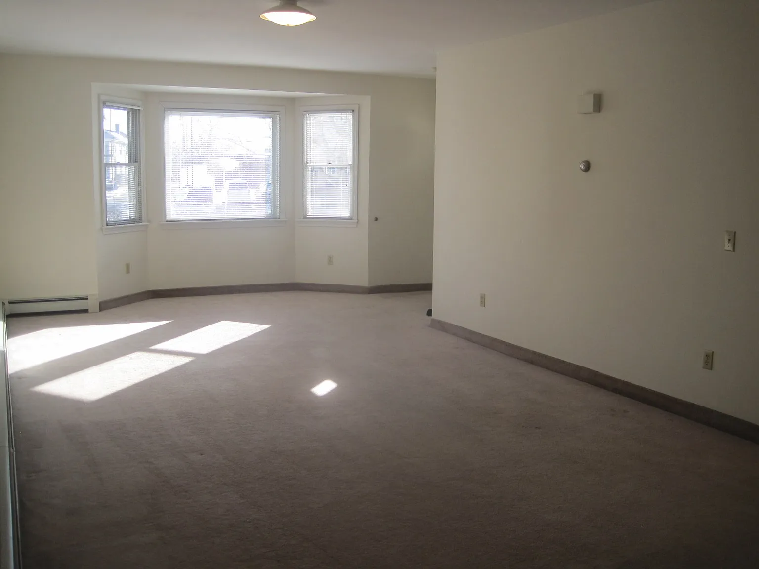 2 bed, 1600 sqft, $2,300 — Photo 3