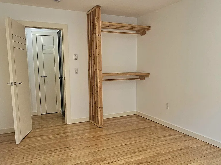 35 Springside Ave #1E — Photo 13