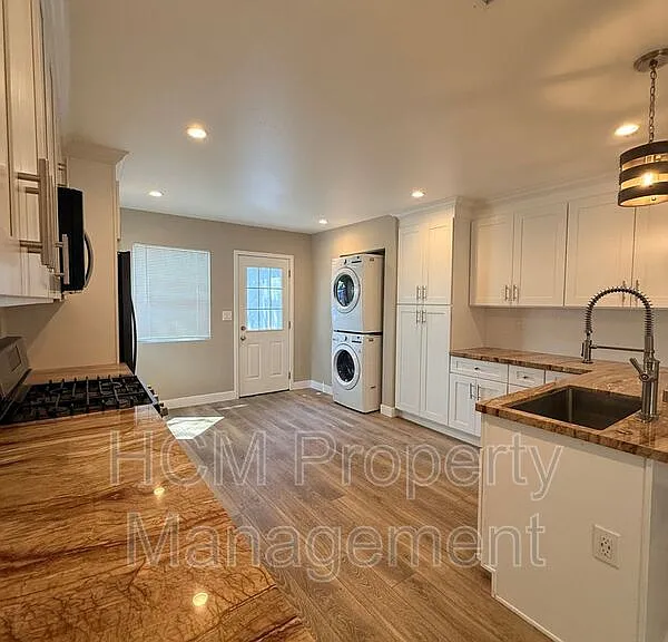 874 N Orange St — Photo 5