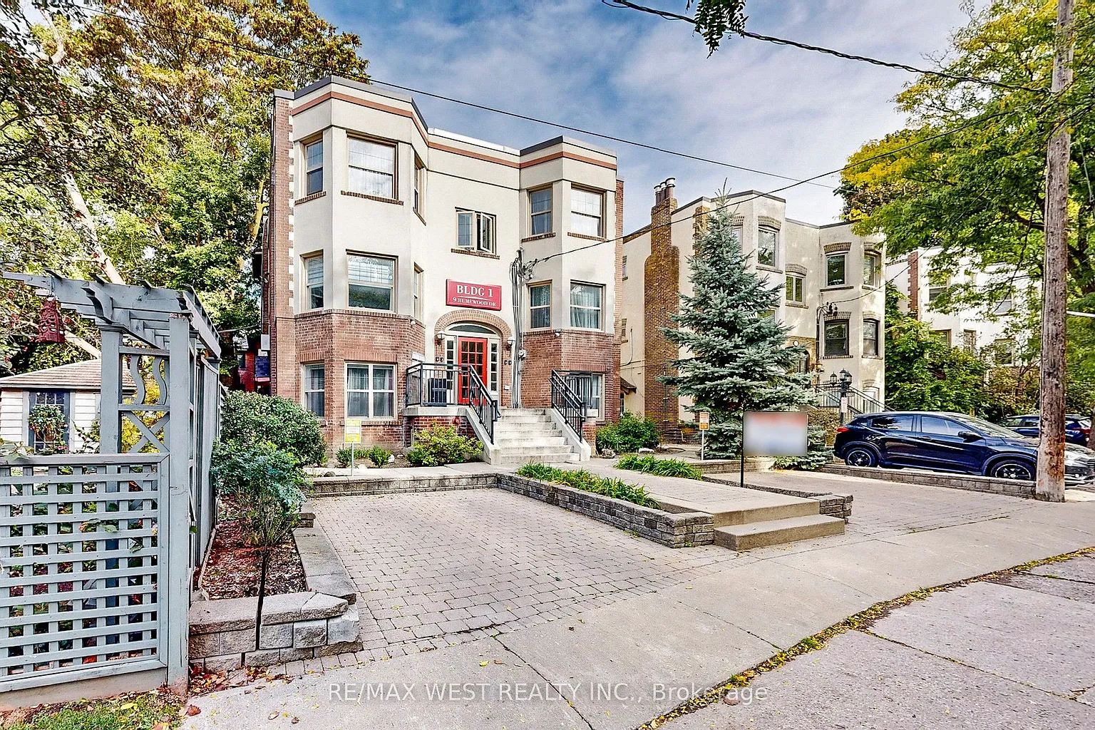 9 Humewood Dr Building 1 photo 1