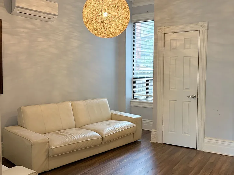 108 Springhurst Ave — Photo 4