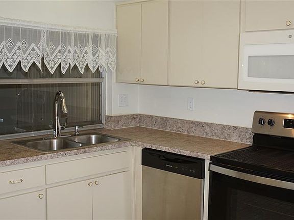 4th image of 8907 SEELEY LANE
