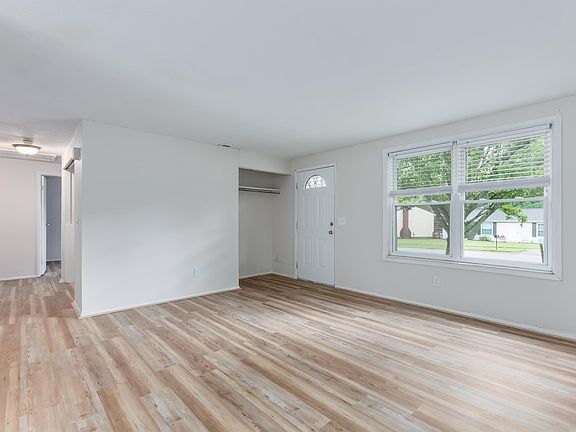 5th image of 28 Waterside Way