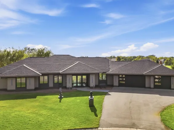 24122 Hilo Ct, Forest Lake, MN 55025
