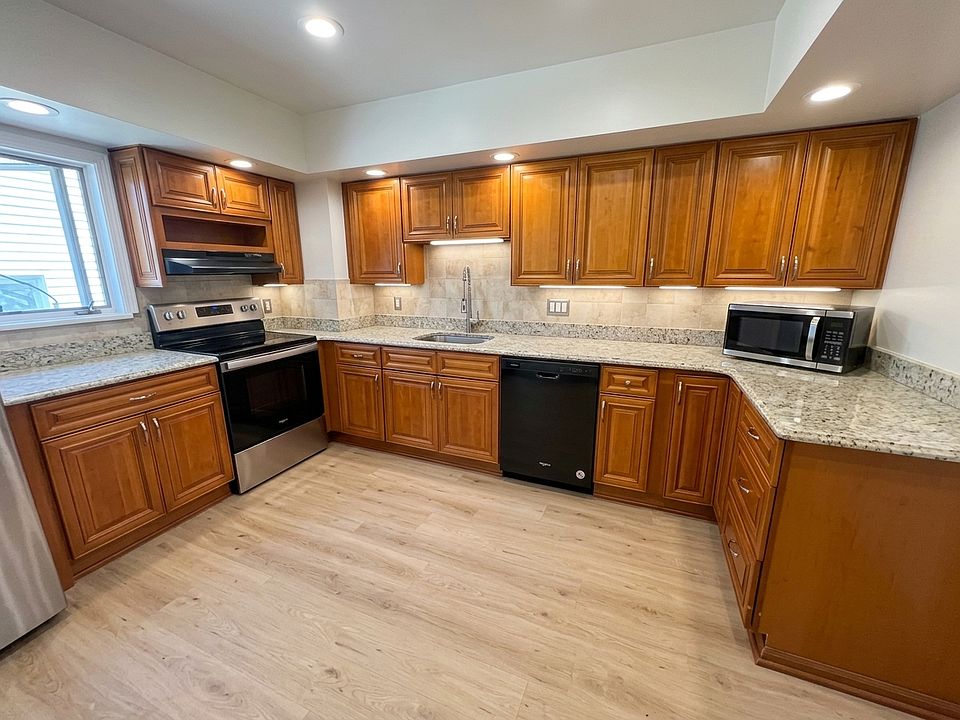 1st image of 445 Troy Schenectady Rd #1