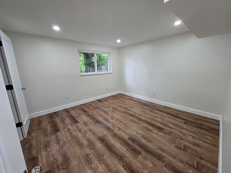 6305 Englewood Ave #2 — Photo 31