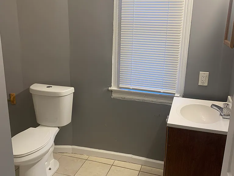2711 Parkwood Ave — Photo 13