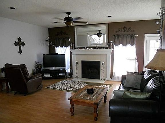 3rd image of 1808 Endicott Dr