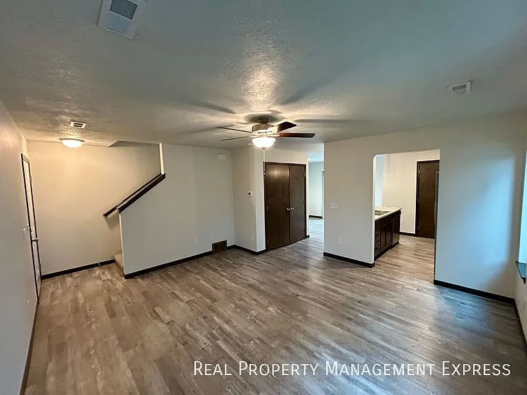 2214 S Ronsiek Ave — Photo 8