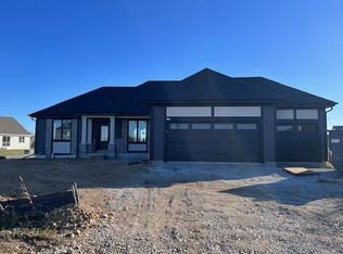 423 Chapman Farm Blvd, Mukwonago, WI 53149