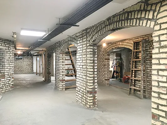 Rented by Zjama Realty Corp | media 27