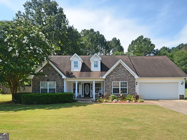 330 Richmond Dr, Social Circle, GA 30025