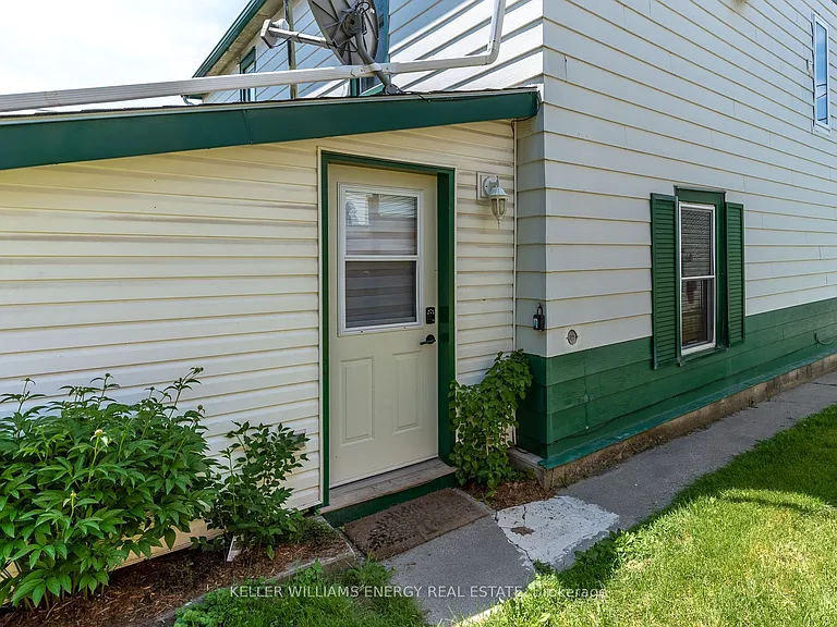 60 Picton Main St — Photo 3