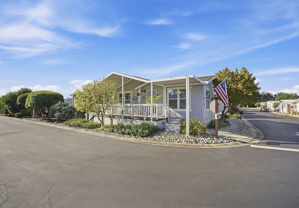 1st image of 138 Nut Tree Ln #138