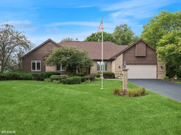 10309 Steeplechase Ln, Spring Grove, IL 60081