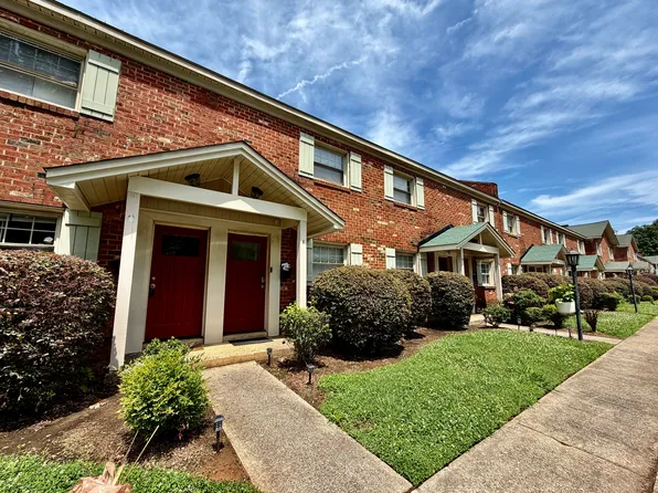 1207 Green Oaks Ln, Charlotte, NC