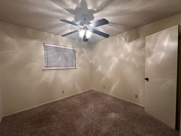 8104 Hood Cir #A — Photo 15