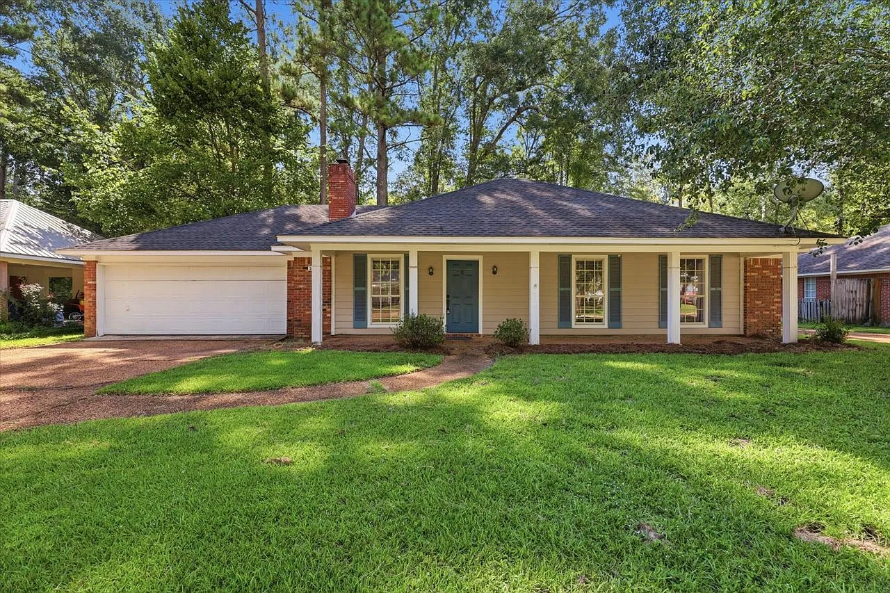 3 bed, 1444 sqft, $2,000 — Photo 1