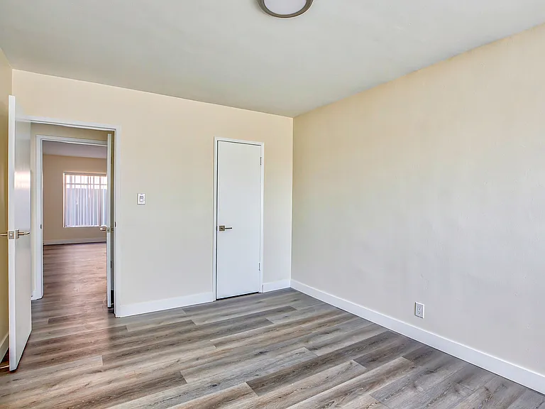 3425 Club Dr. — Photo 9