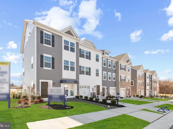 8314 Dieter Dr, Rosedale, MD 21237