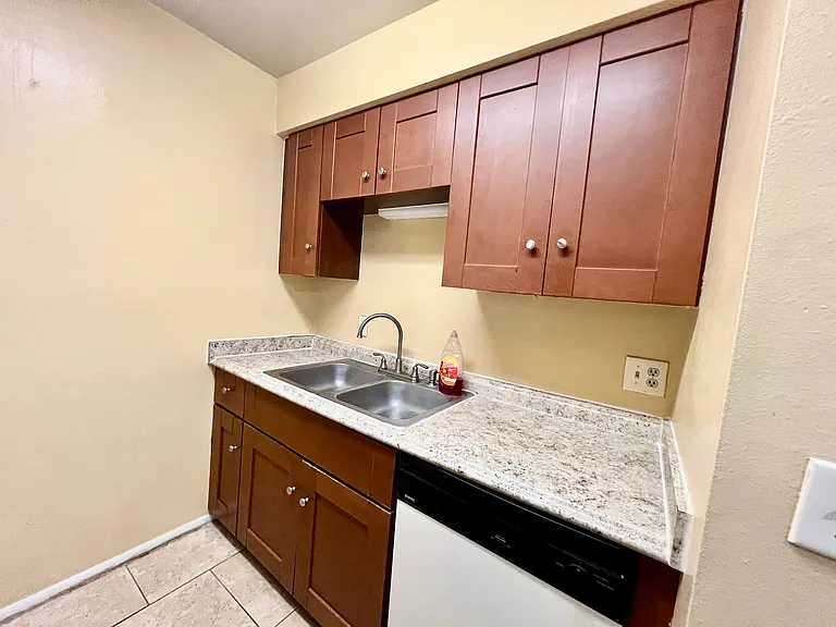 14411 Hanging Moss Cir #102 — Photo 4