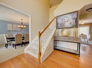 9753 Ravenshire Dr, Ypsilanti, MI 48198