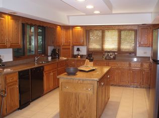 379 Chilvers Ct, Naperville, IL 60565