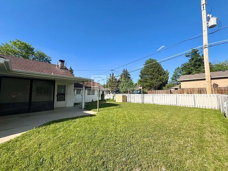 5370 S Windermere St — Photo 13