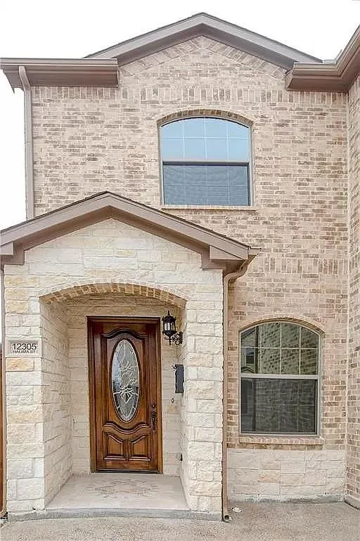 4 bed, 3.5 bath, 2397 sqft, $2,800 — Photo 2