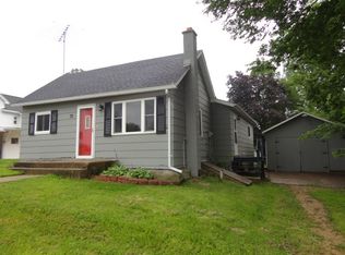 72 S Van Buren St, Benton, WI 53803