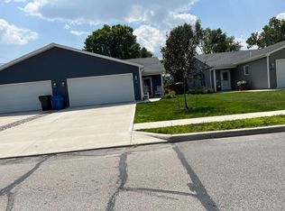 216 E Ellsworth St, Columbia City, IN 46725