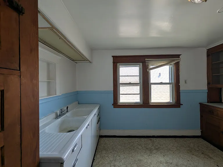 507 Lisbon Ave — Photo 9
