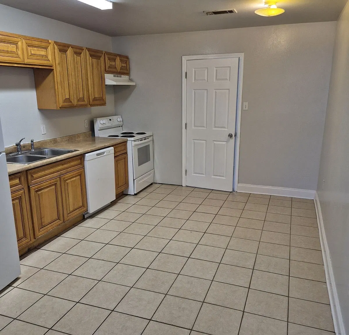 3210 Pakenham Dr — Photo 3