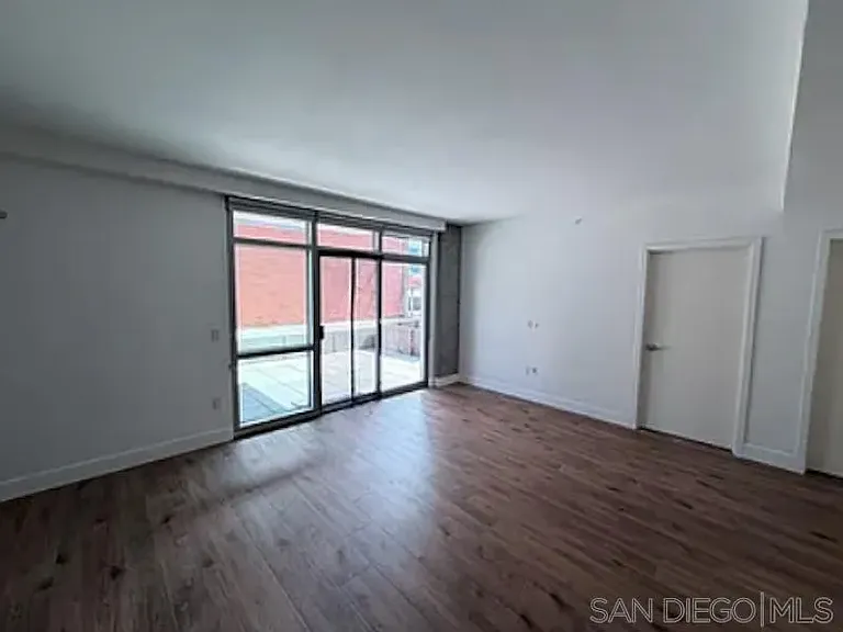 800 The Mark Ln #208 — Photo 12