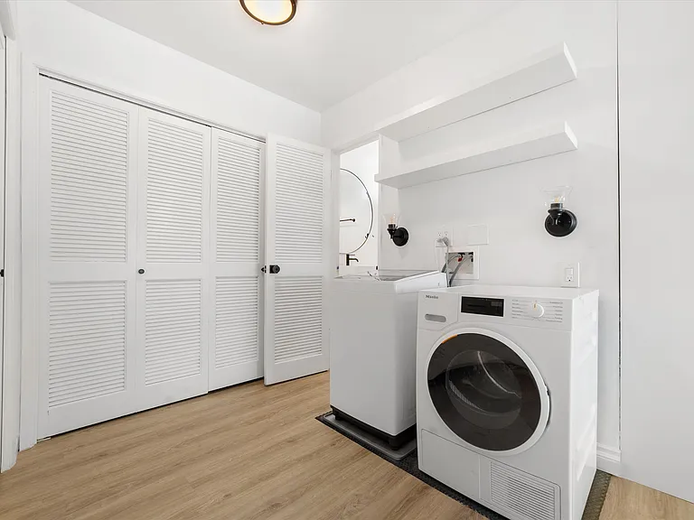 375 E 36th St #6 — Photo 24
