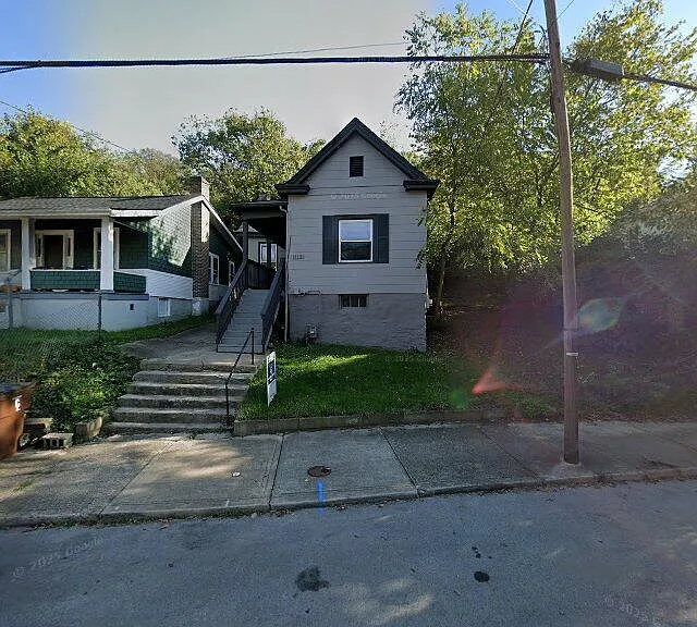 1113 John St — Photo 1