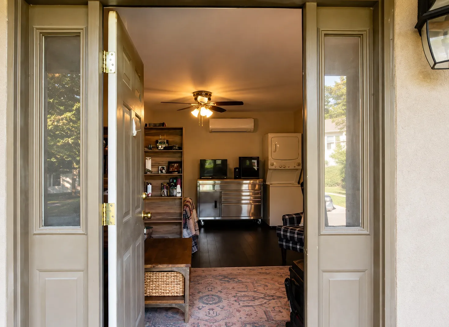 Studio, 700 sqft, $1,850 — Photo 2