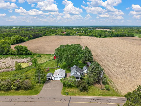 37320 Oriole Ave, Lindstrom, MN 55045