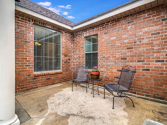 4th image of 211 Bentgrass Dr