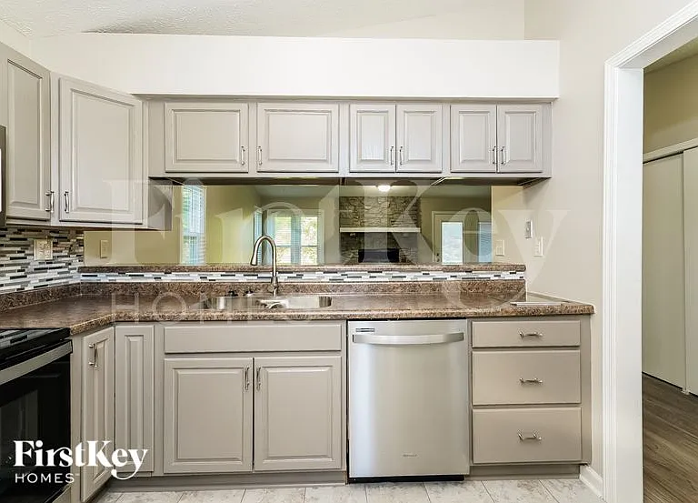 5238 Kathie Ct — Photo 6
