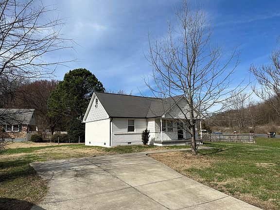 3rd image of 200 Glenrose Ct