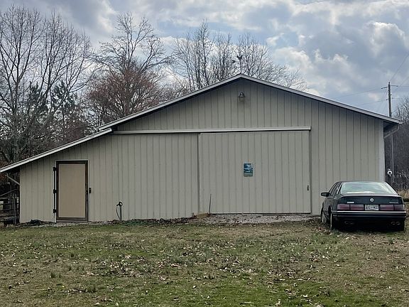 3rd image of 75 Snell Rd