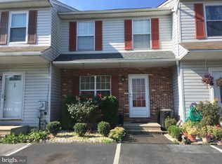 10 W Perpen Ct, Newark, DE 19702