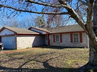8200 Mark Ln, Fort Smith, AR 72903