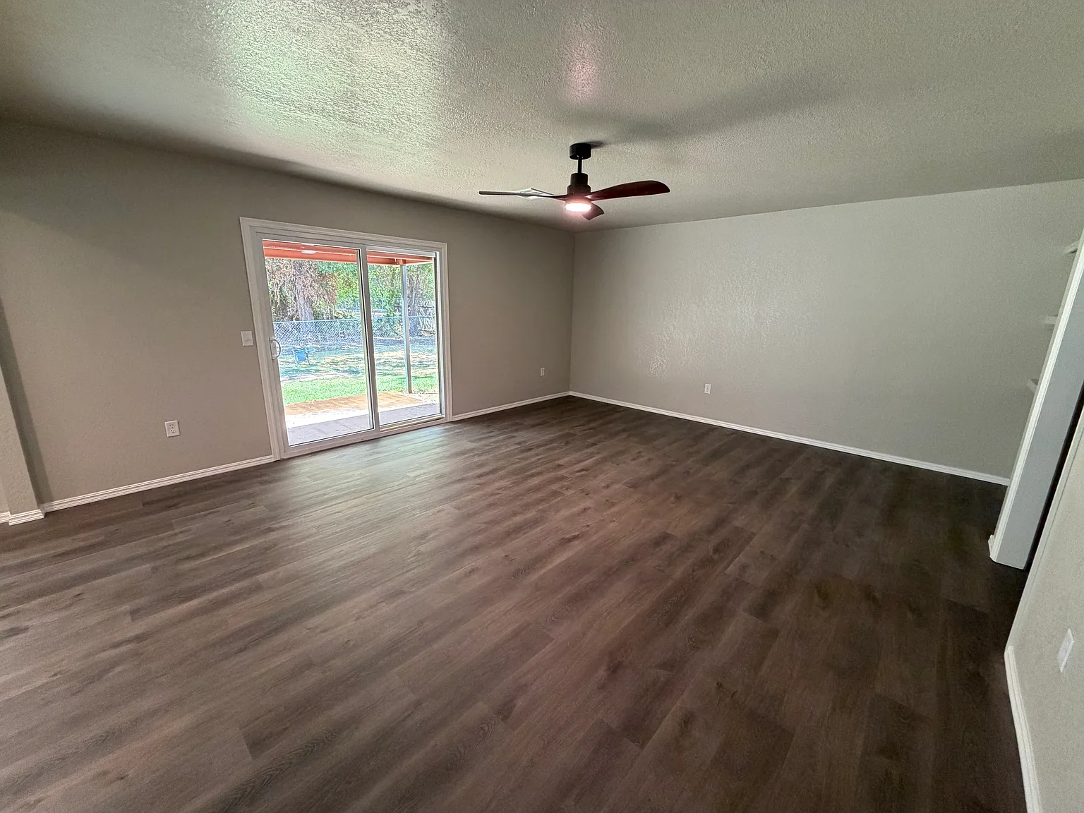 3 bed, 1392 sqft, $1,600 — Photo 4