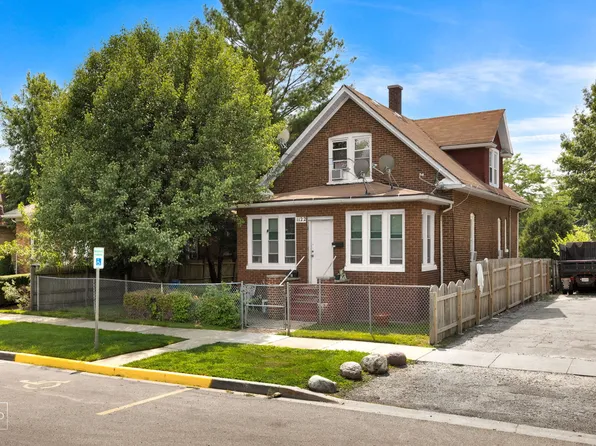1122 Adams St, North Chicago, IL 60064