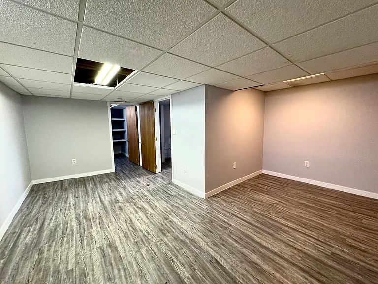 22424 Nowlin St — Photo 12